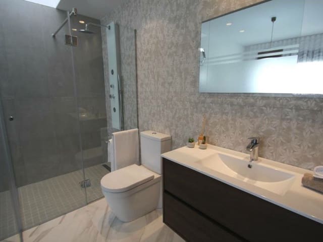 3 chambre Villa/Maison Mitoyenne à vendre à San Miguel de Salinas avec piscine - 415 000 € (Ref: 9318335)