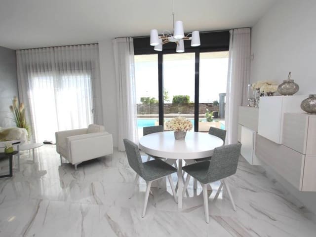 3 chambre Villa/Maison Mitoyenne à vendre à San Miguel de Salinas avec piscine - 415 000 € (Ref: 9318335)