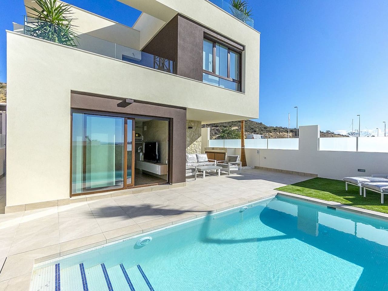 3 bedroom Villa for sale in Rojales with pool - € 649,000 (Ref: 9318338)