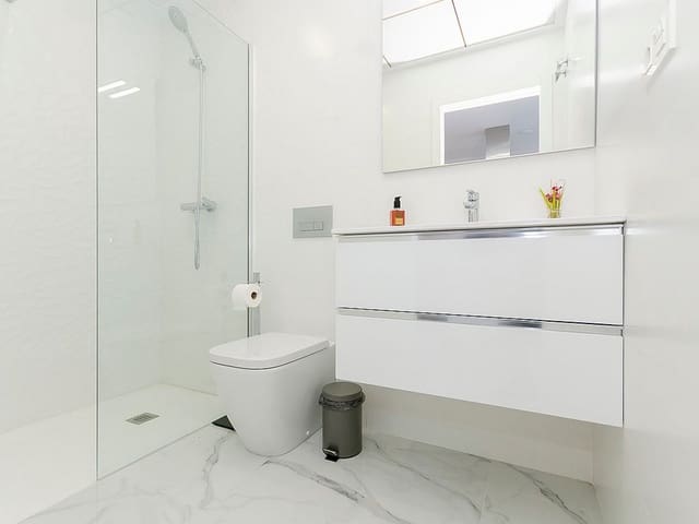 3 sypialnia Willa na sprzedaż w La Torreta, Torrevieja z basenem - 409 000 € (Ref: 9318342)