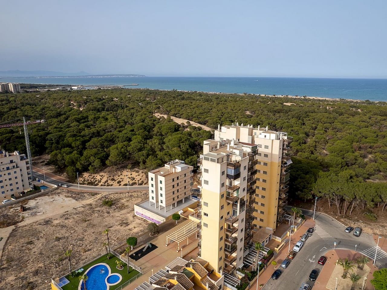 2 bedroom Apartment for sale in Guardamar del Segura with pool - € 269,500 (Ref: 9318355)