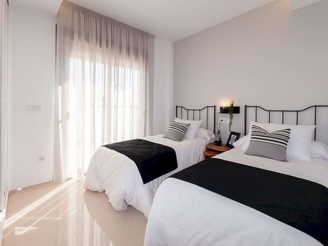 3 bedroom Villa for sale in Los Alcázares with pool - € 544,841 (Ref: 9318368)