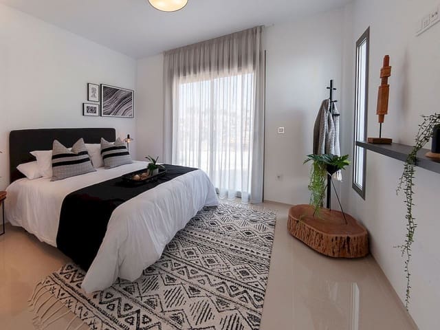 3 bedroom Villa for sale in Los Alcázares with pool - € 544,841 (Ref: 9318368)