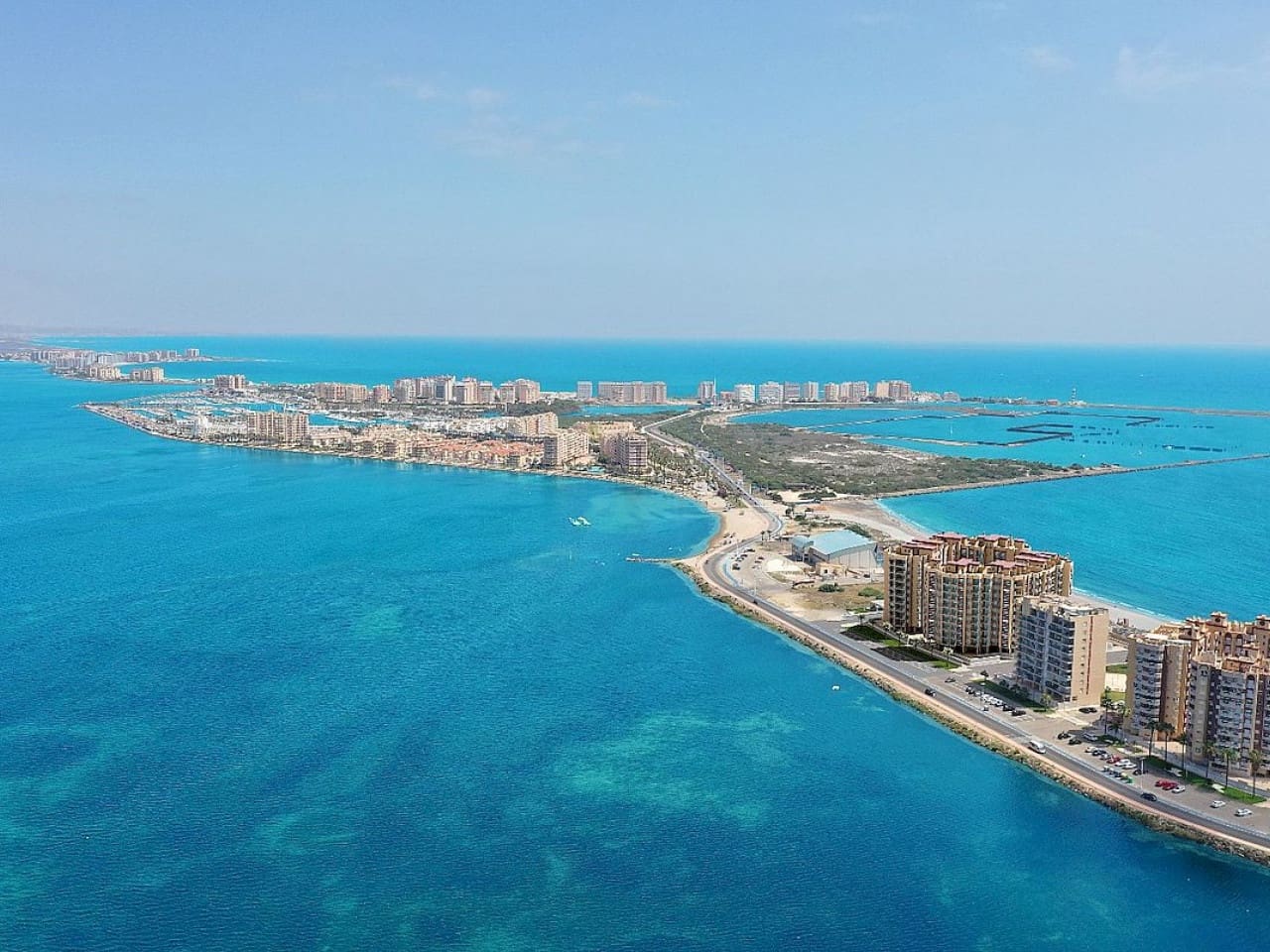 1 sypialnia Penthouse na sprzedaż w La Manga del Mar Menor z basenem - 280 000 € (Ref: 9318369)