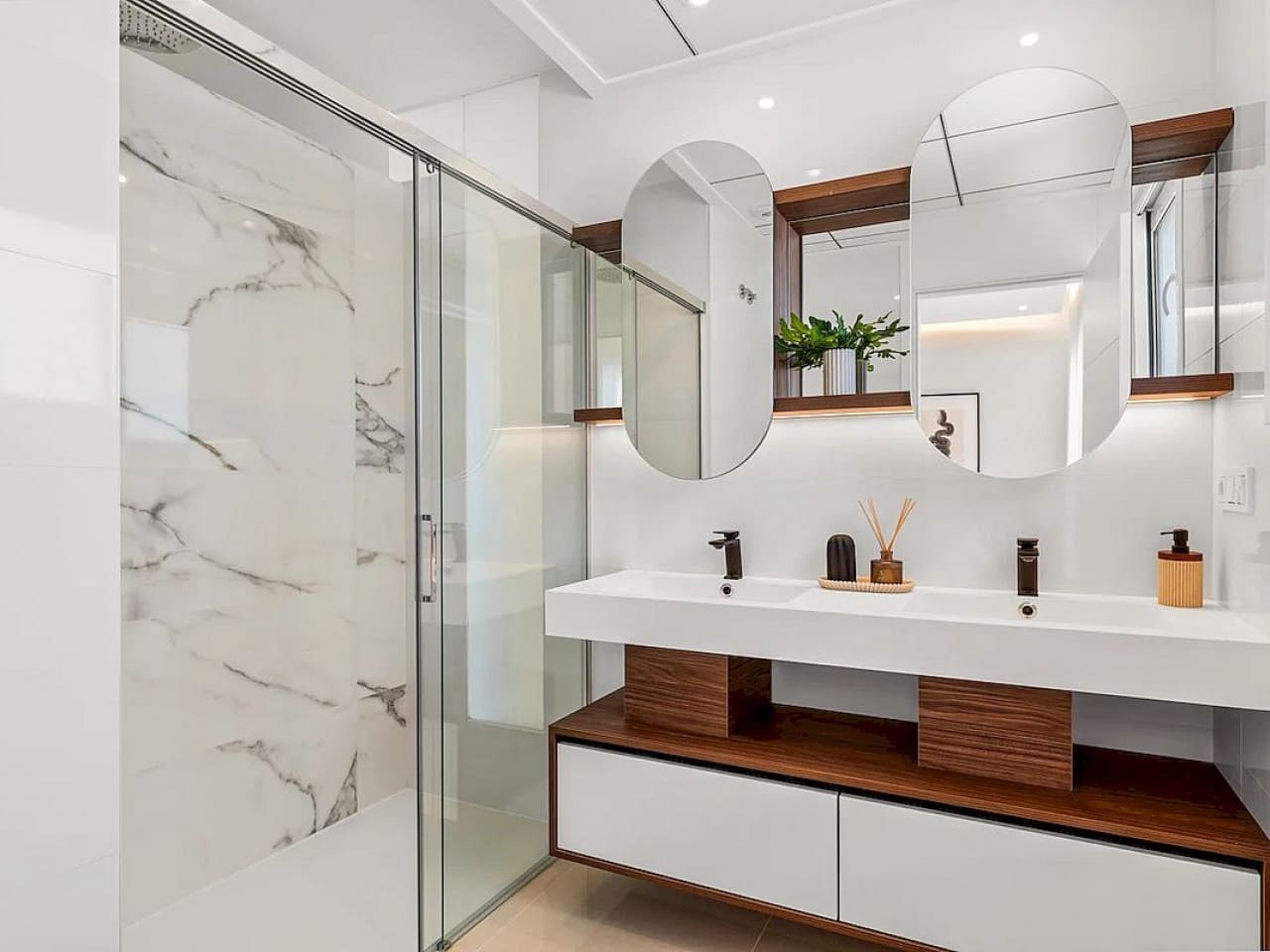 3 slaapkamer Rijtjeshuis te koop in Pueblo Bravo met zwembad - € 380.540 (Ref: 9318377)