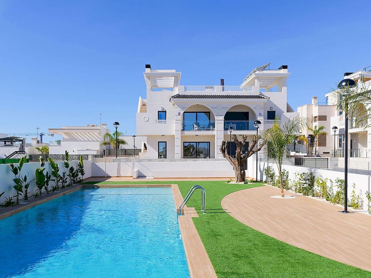 2 sypialnia Dom szeregowy na sprzedaż w Pueblo Bravo z basenem - 370 920 € (Ref: 9318381)