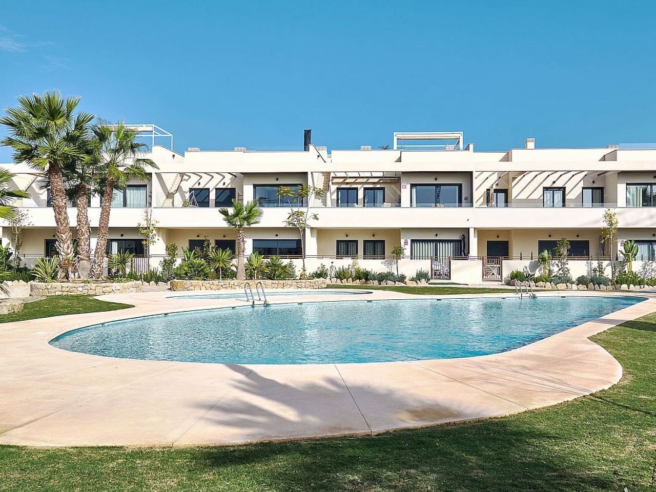 2 soverom Rekkehus til salgs i La Veleta med svømmebasseng - € 360 000 (Ref: 9318384)