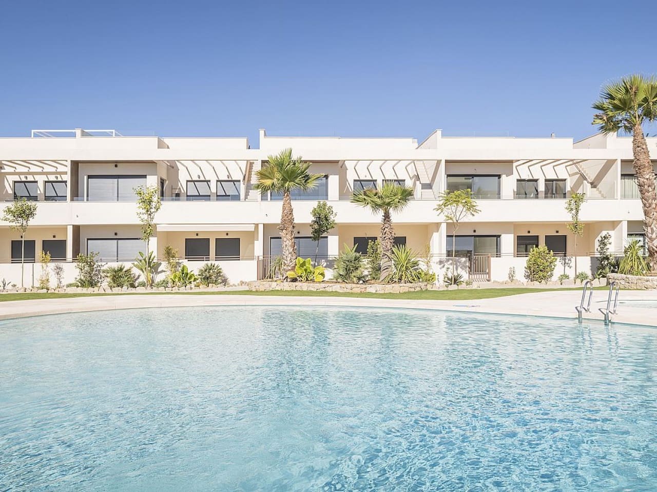 2 soverom Rekkehus til salgs i La Veleta med svømmebasseng - € 360 000 (Ref: 9318384)