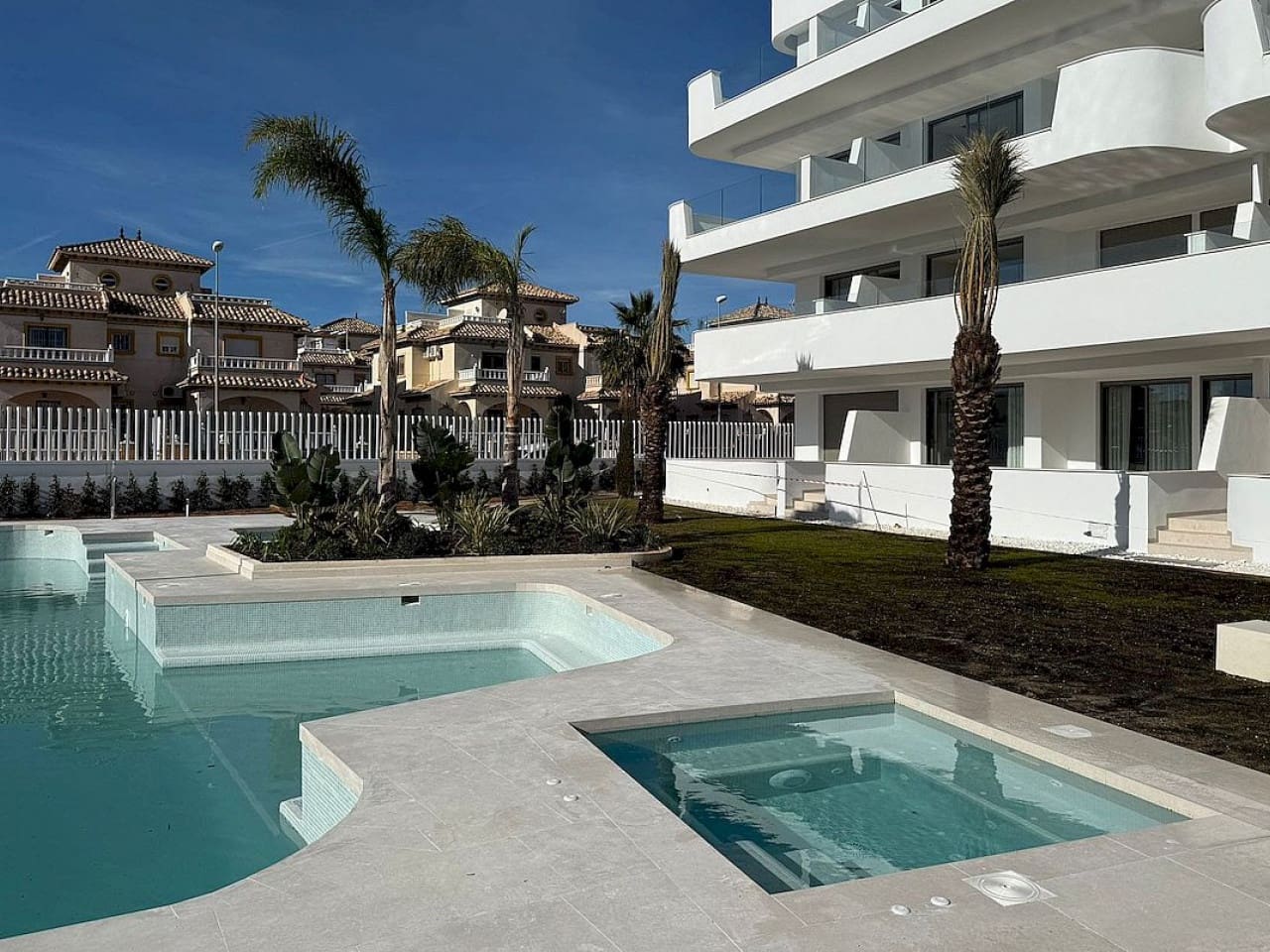 2 soverom Penthouse til salgs i Orihuela Costa med svømmebasseng - € 440 000 (Ref: 9318387)