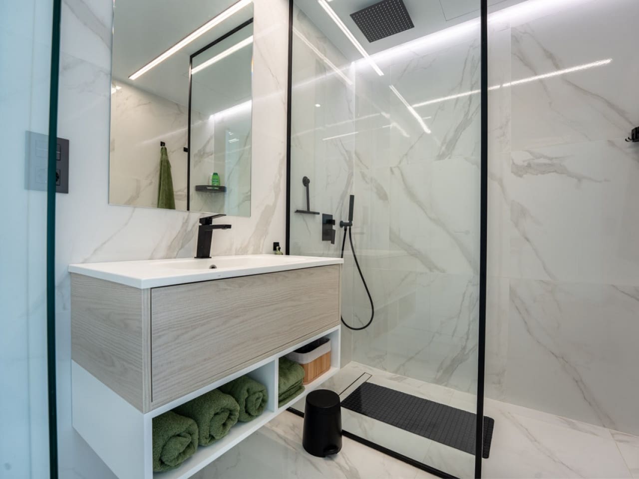 2 bedroom Apartment for sale in El Raso with pool - € 289,000 (Ref: 9318405)