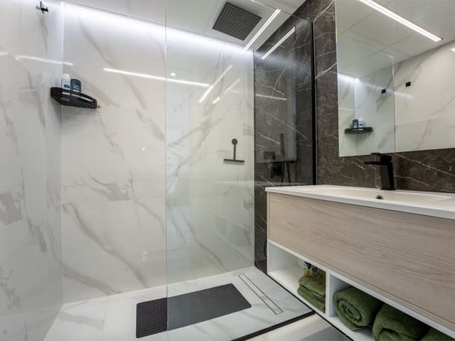 2 bedroom Apartment for sale in El Raso, Guardamar del Segura with pool - € 289,000 (Ref: 9318405)