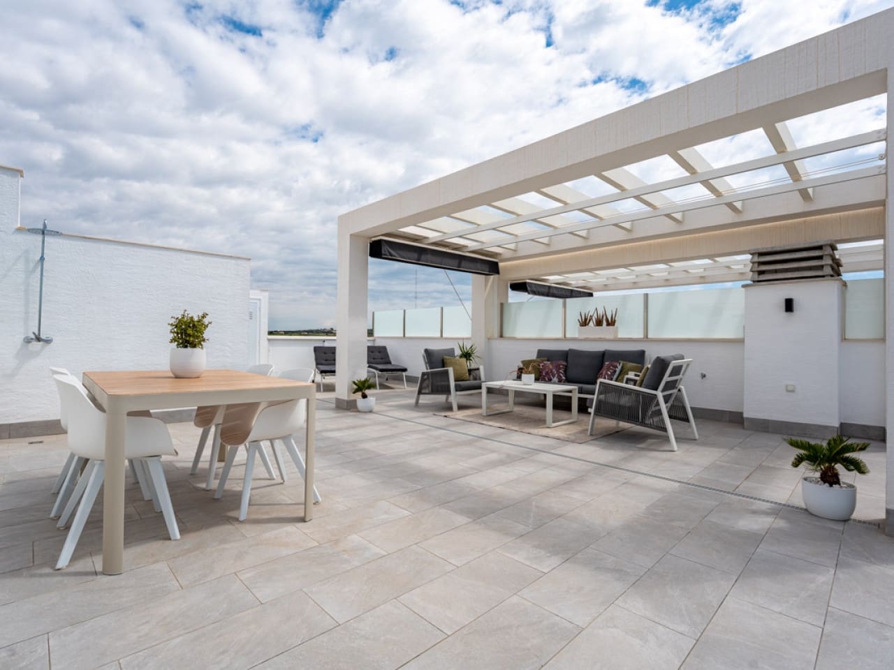 2 bedroom Apartment for sale in El Raso with pool - € 289,000 (Ref: 9318405)