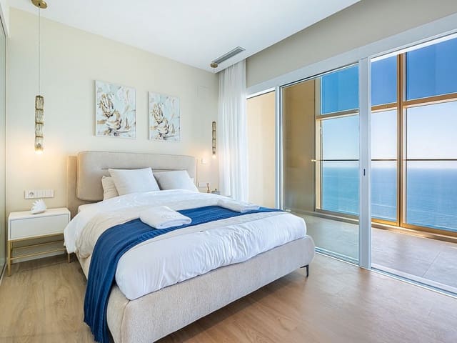 3 soveværelse Lejlighed til salg i Playa Poniente, Benidorm med swimmingpool - € 1.065.000 (Ref: 9318406)