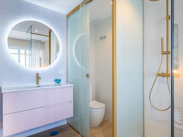 3 soveværelse Lejlighed til salg i Playa Poniente, Benidorm med swimmingpool - € 1.065.000 (Ref: 9318406)