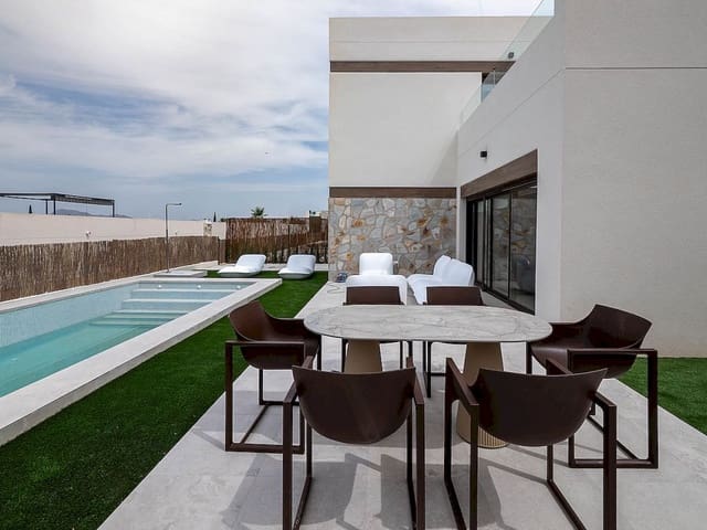 3 bedroom Villa for sale in Algorfa with pool - € 478,000 (Ref: 9318438)