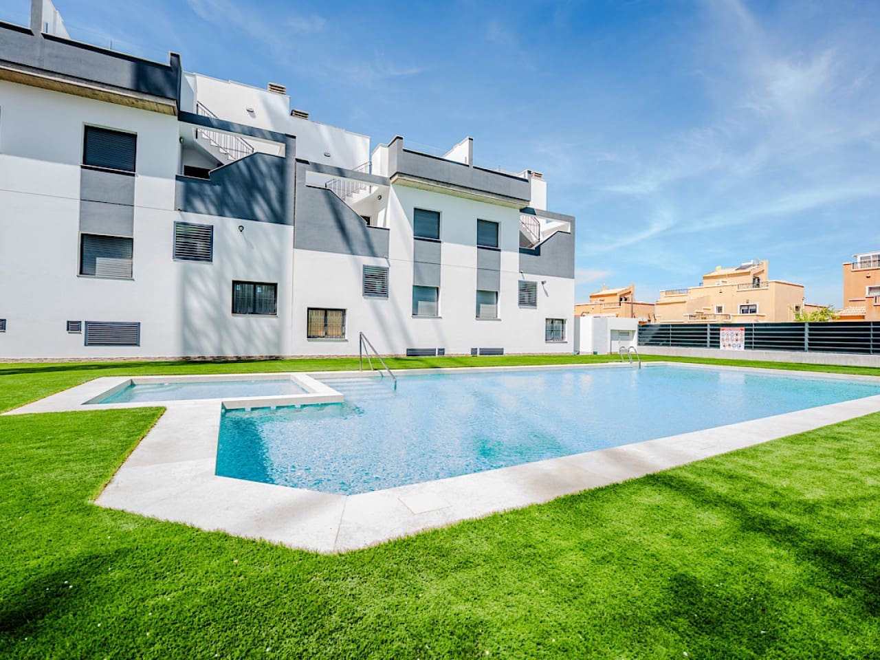 2 bedroom Apartment for sale in Orihuela Costa with pool - € 343,000 (Ref: 9318447)