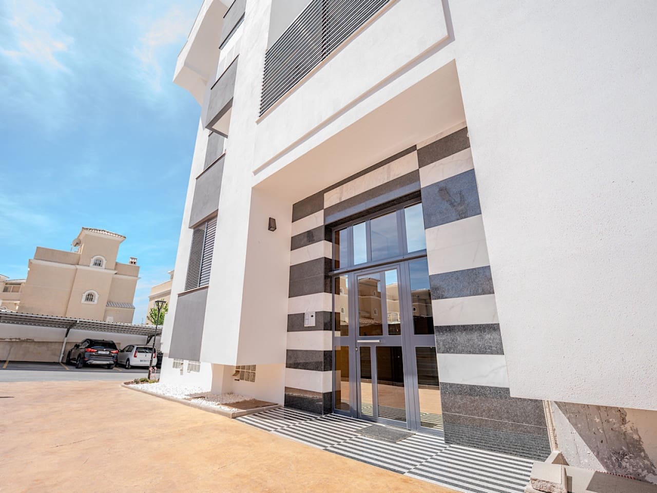 2 bedroom Apartment for sale in Orihuela Costa with pool - € 343,000 (Ref: 9318447)