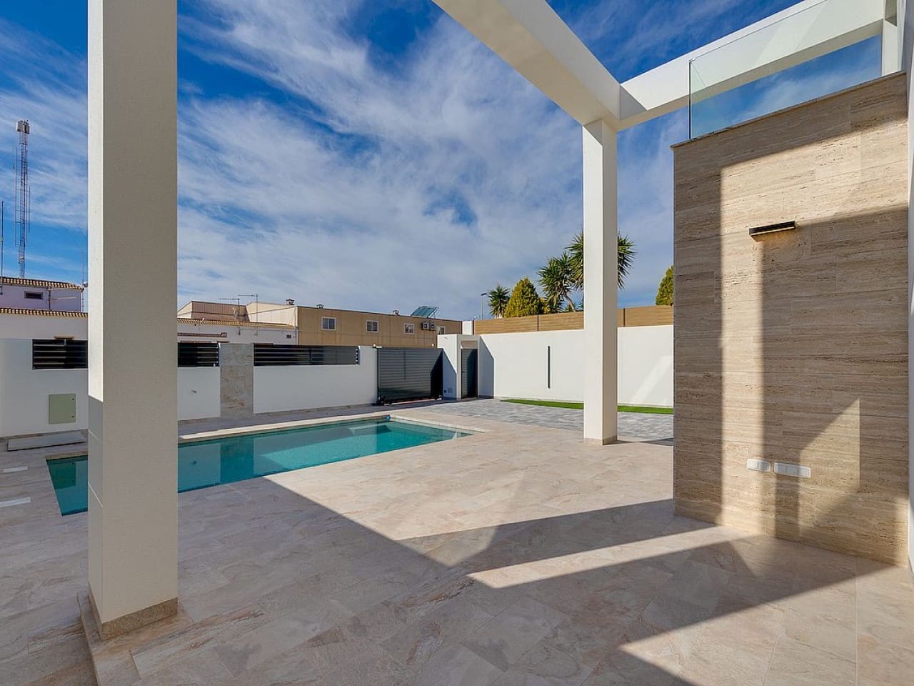 4 bedroom Villa for sale in Torrevieja with pool - € 750,000 (Ref: 9318467)