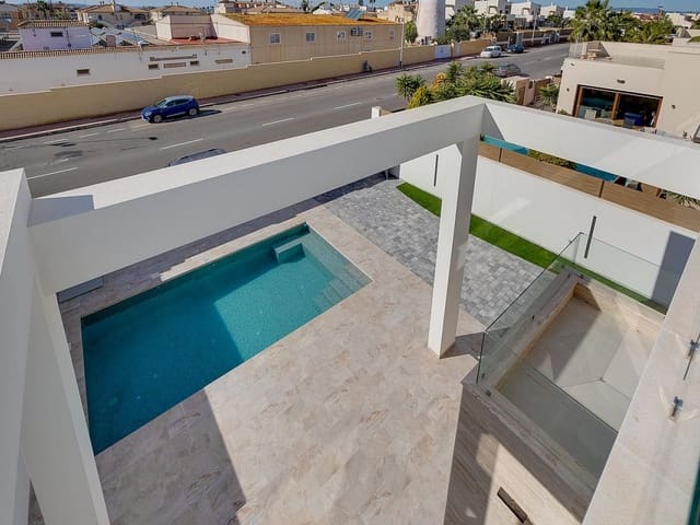 4 makuuhuone Huvila myytävänä paikassa Torreblanca, Torrevieja mukana uima-altaan - 750 000 € (Ref: 9318467)