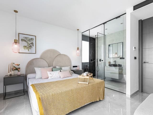 3 bedroom Villa for sale in Los Balcones with pool - € 700,000 (Ref: 9318506)