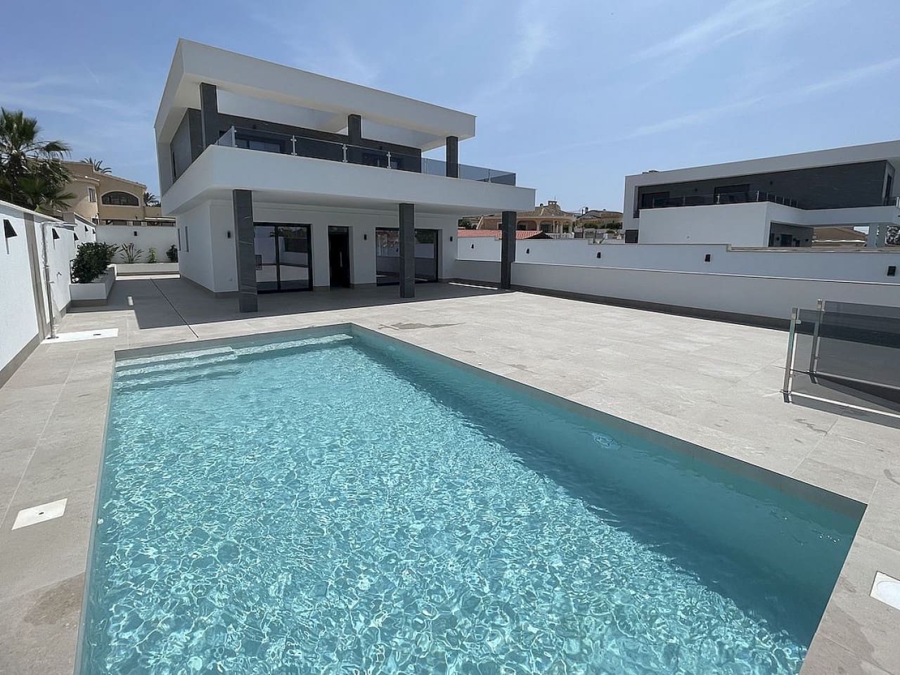 3 bedroom Villa for sale in Ciudad Quesada with pool - € 799,900 (Ref: 9318508)