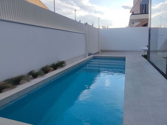 3 bedroom Villa for sale in Torre de la Horadada, Pilar de la Horadada with pool - € 628,000 (Ref: 9318509)