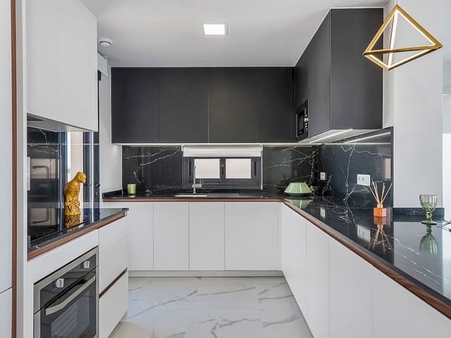 2 chambre Villa/Maison Mitoyenne à vendre à San Miguel de Salinas avec piscine - 415 000 € (Ref: 9318520)