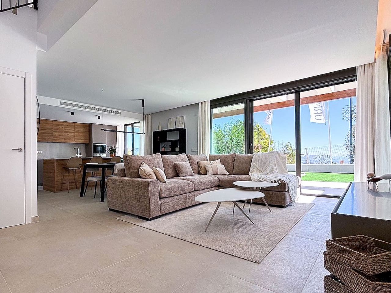 4 bedroom Villa for sale in Polop with pool - € 768,700 (Ref: 9318529)