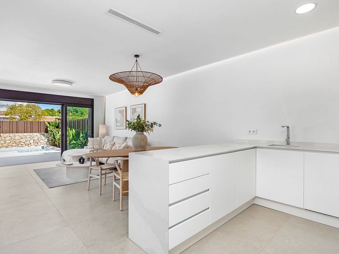 3 bedroom Villa for sale in Pilar de la Horadada with pool - € 539,900 (Ref: 9318533)