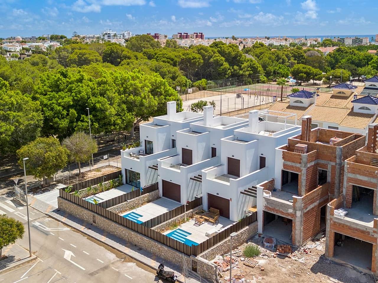 3 bedroom Villa for sale in Pilar de la Horadada with pool - € 539,900 (Ref: 9318533)