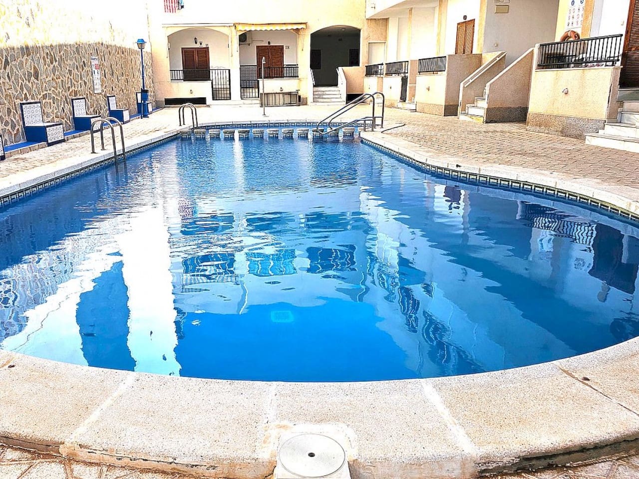 1 Zimmer Apartment zu verkaufen in Torrevieja mit Pool - 170.000 € (Ref: 9318546)