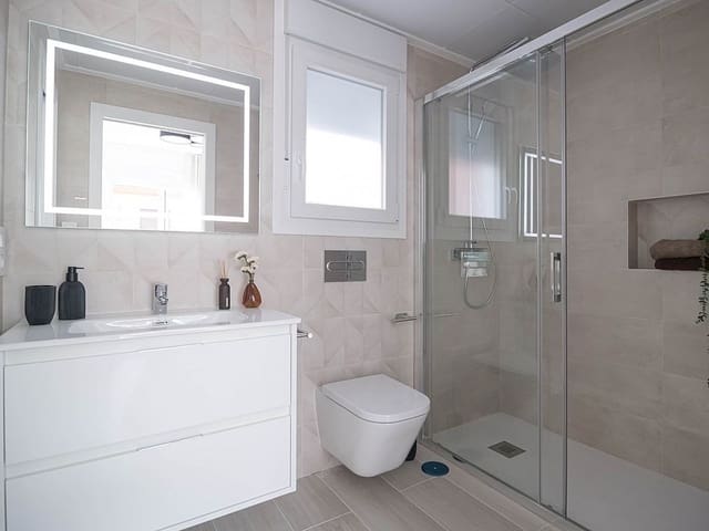 3 soveværelse Byhus til salg i Avileses, Murcia by med swimmingpool - € 269.000 (Ref: 9318570)