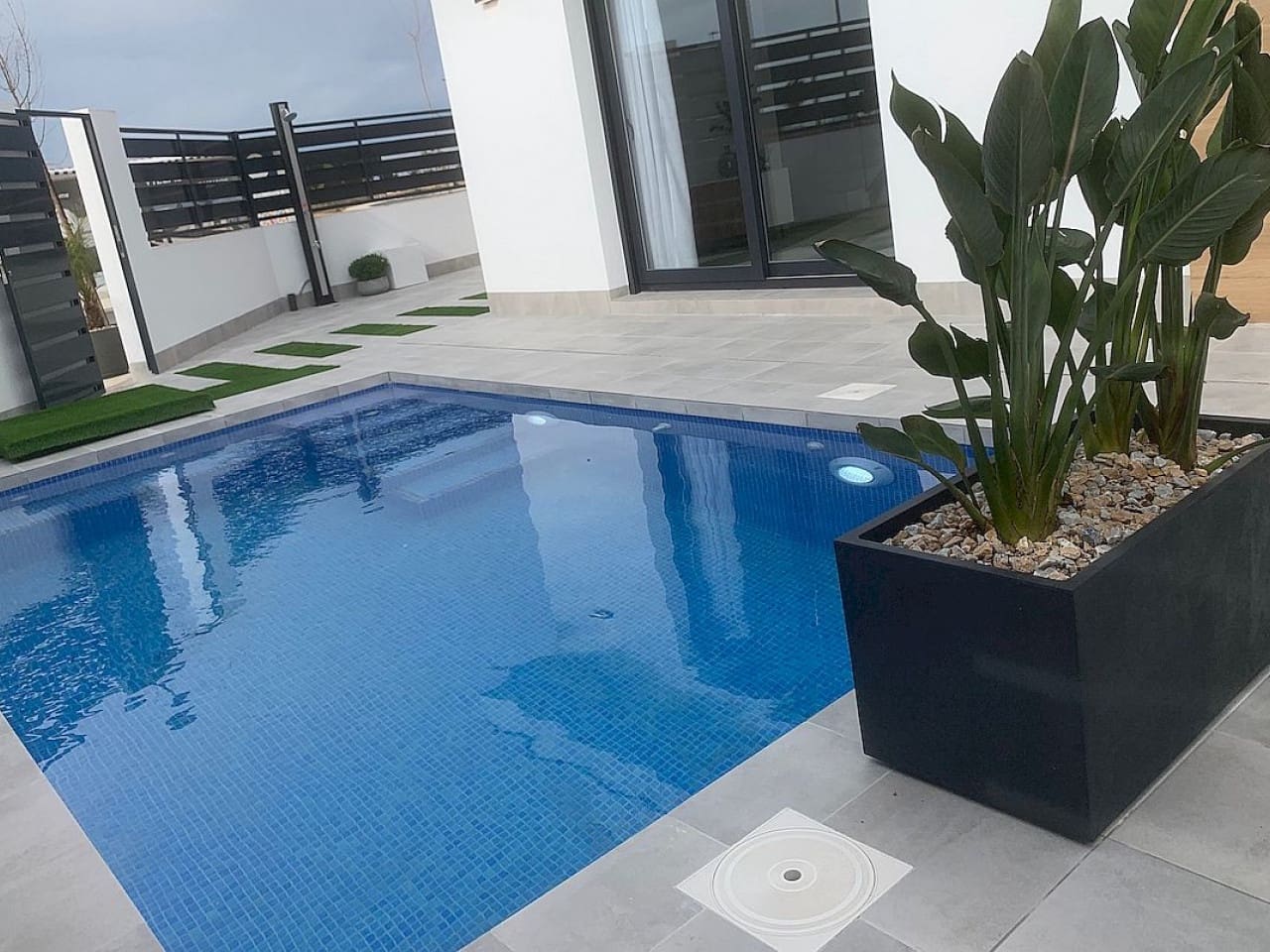 2 bedroom Villa for sale in Roldan with pool - € 299,900 (Ref: 9318586)