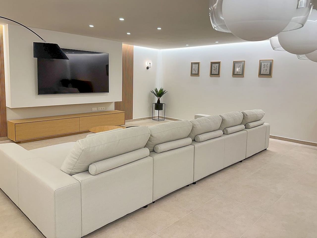 3 bedroom Villa for sale in Cuevas del Almanzora with pool - € 950,000 (Ref: 9318598)