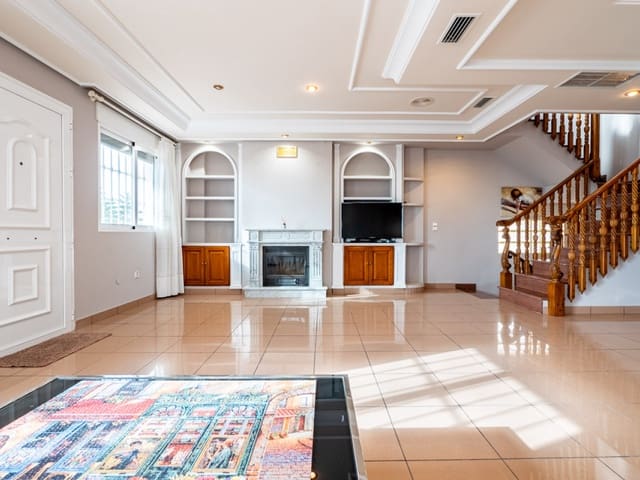 5 quarto Moradia para venda em Torrevieja com piscina - 549 000 € (Ref: 9318613)