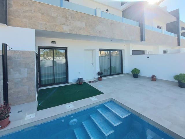 3 soveværelse Byhus til salg i San Pedro del Pinatar med swimmingpool - € 419.900 (Ref: 9318623)