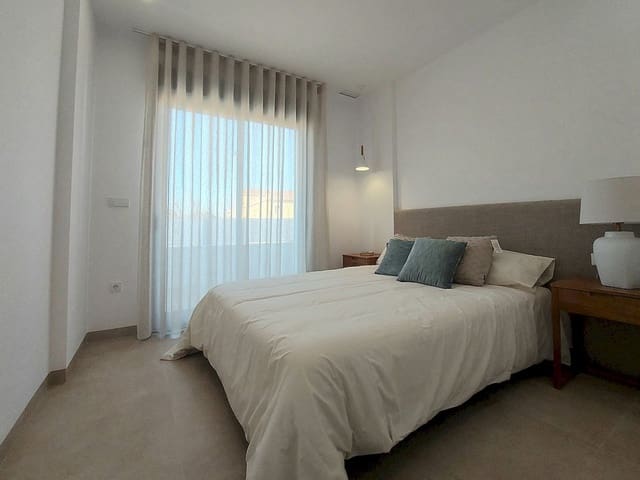 3 soveværelse Byhus til salg i San Pedro del Pinatar med swimmingpool - € 419.900 (Ref: 9318623)