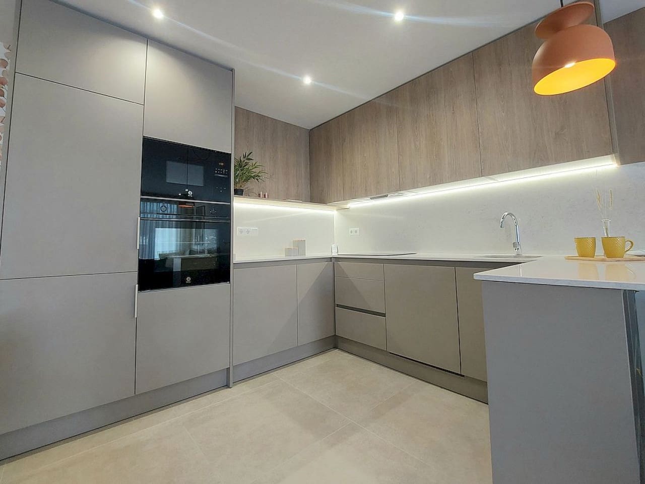 3 soveværelse Byhus til salg i San Pedro del Pinatar med swimmingpool - € 419.900 (Ref: 9318623)