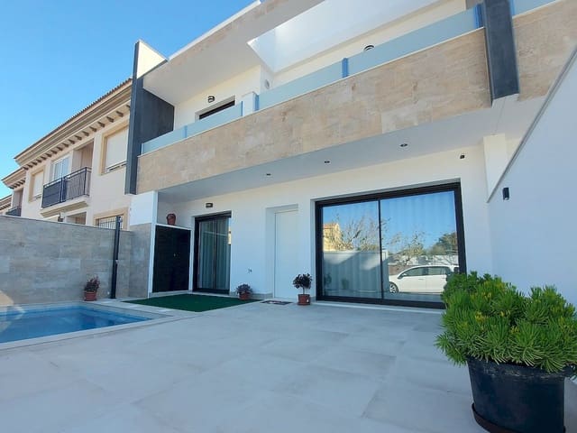 3 soveværelse Byhus til salg i San Pedro del Pinatar med swimmingpool - € 419.900 (Ref: 9318623)