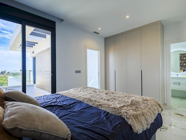 3 slaapkamer Villa te koop in Pilar de la Horadada met zwembad - € 389.000 (Ref: 9318624)