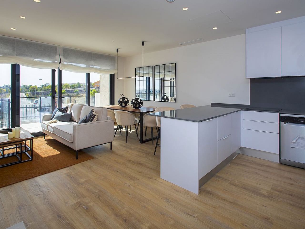 3 soveværelse Byhus til salg i Monforte del Cid med swimmingpool - € 330.000 (Ref: 9318631)