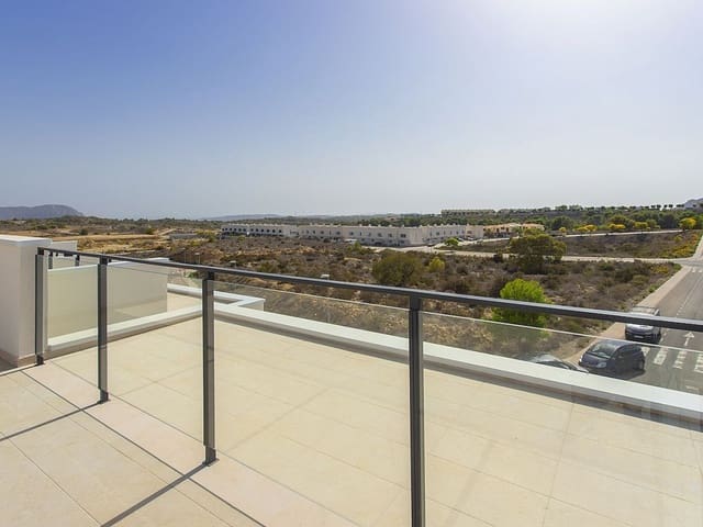 3 soveværelse Byhus til salg i Monforte del Cid med swimmingpool - € 330.000 (Ref: 9318631)