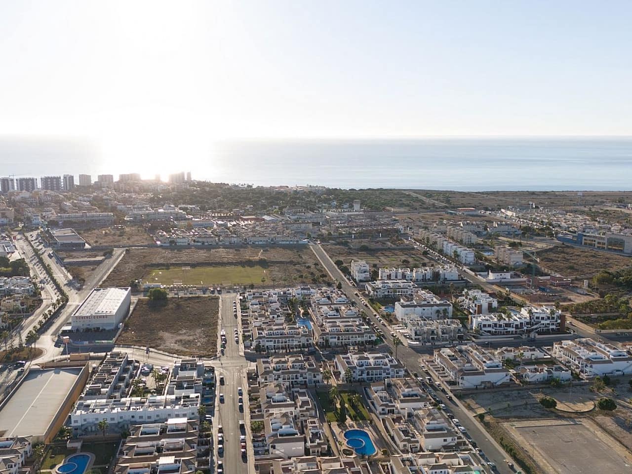 3 sypialnia Dom szeregowy na sprzedaż w Orihuela Costa z basenem - 370 000 € (Ref: 9318643)