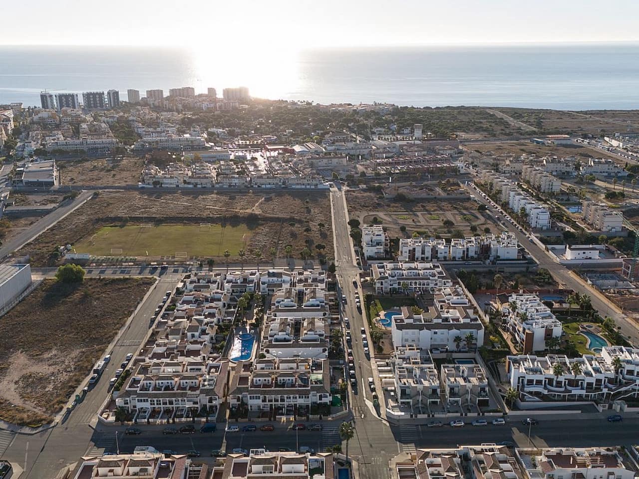 3 sypialnia Dom szeregowy na sprzedaż w Orihuela Costa z basenem - 370 000 € (Ref: 9318643)