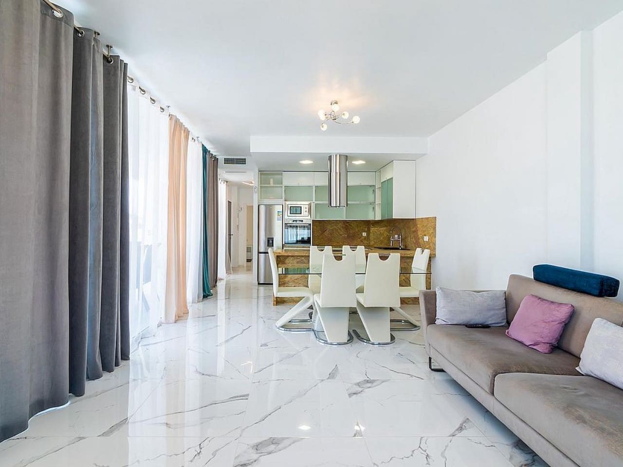 3 bedroom Villa for sale in Villamartin with pool - € 310,000 (Ref: 9318661)