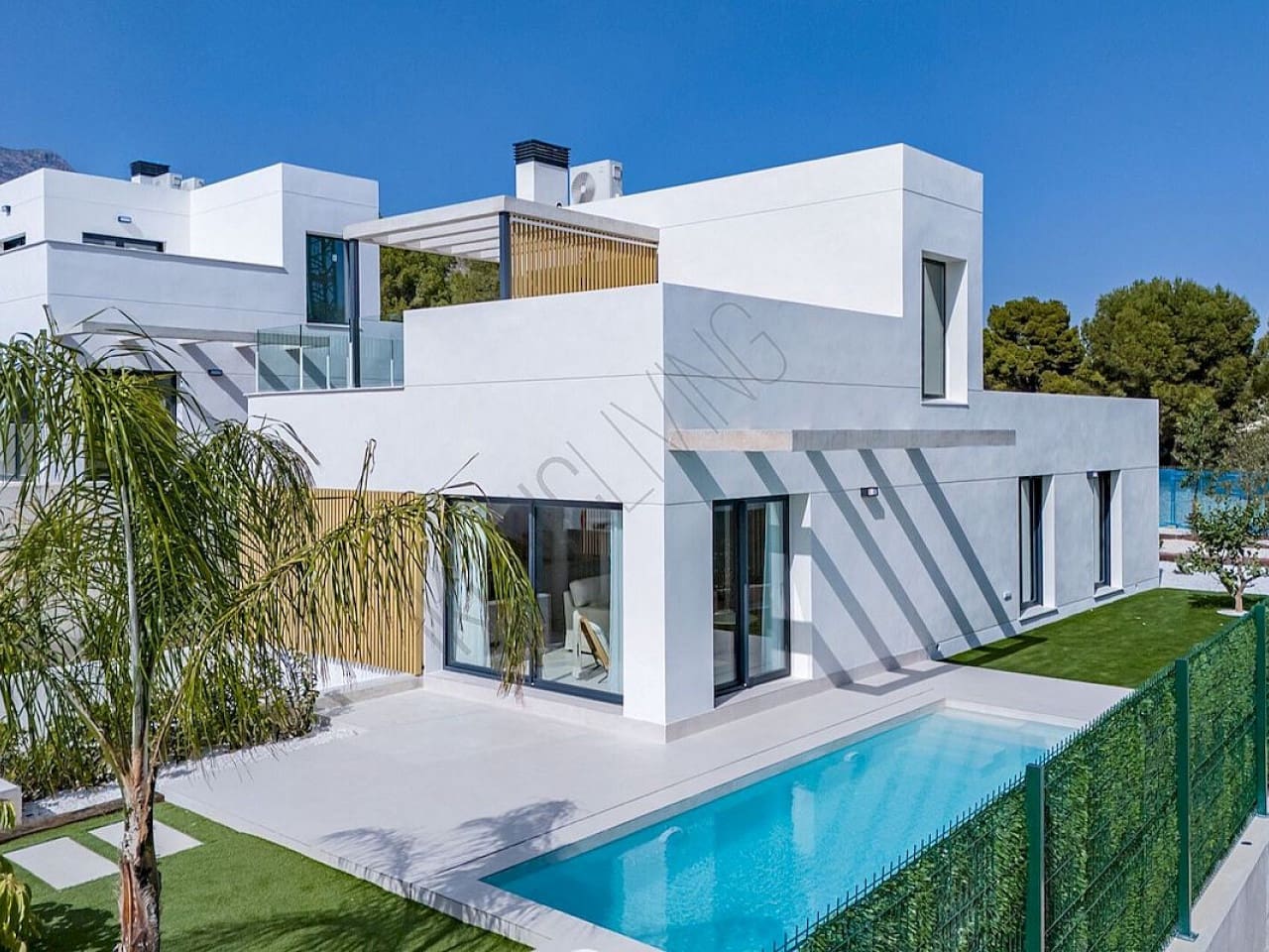 3 bedroom Villa for sale in Benidorm with pool - € 790,000 (Ref: 9318672)