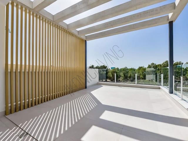 3 bedroom Villa for sale in Benidorm with pool - € 790,000 (Ref: 9318672)