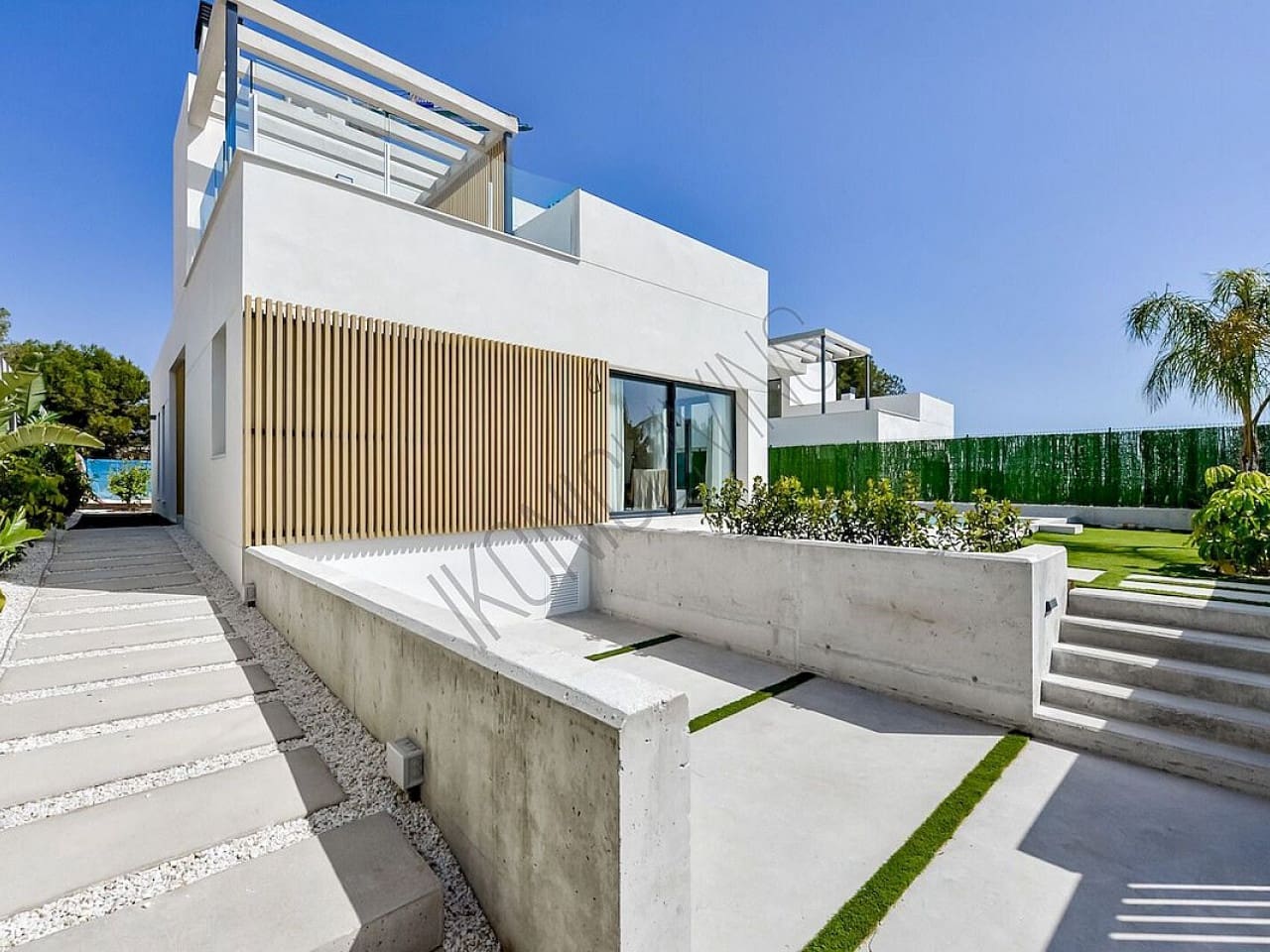 3 bedroom Villa for sale in Benidorm with pool - € 790,000 (Ref: 9318672)