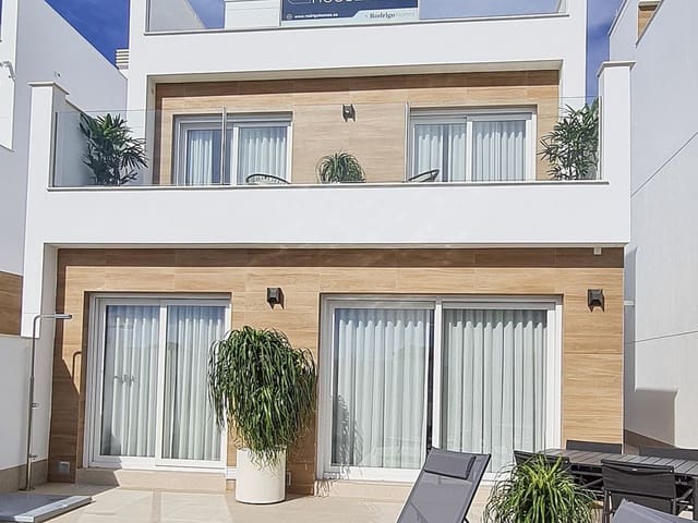 3 quarto Moradia para venda em San Pedro del Pinatar com piscina - 389 000 € (Ref: 9318674)