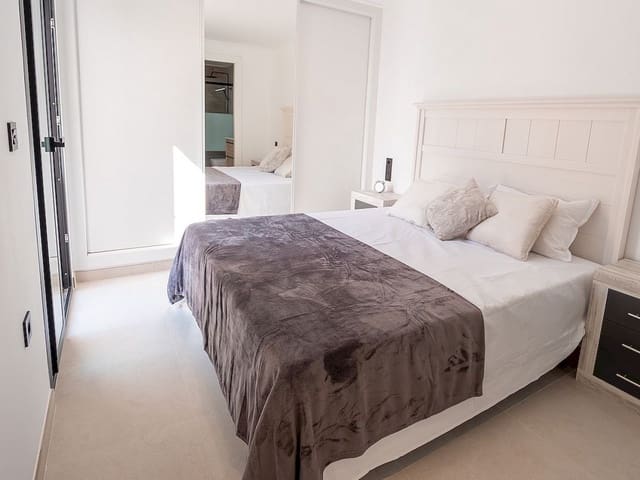 3 sypialnia Willa na sprzedaż w La Marina, Elche / Elx z basenem - 392 000 € (Ref: 9318685)